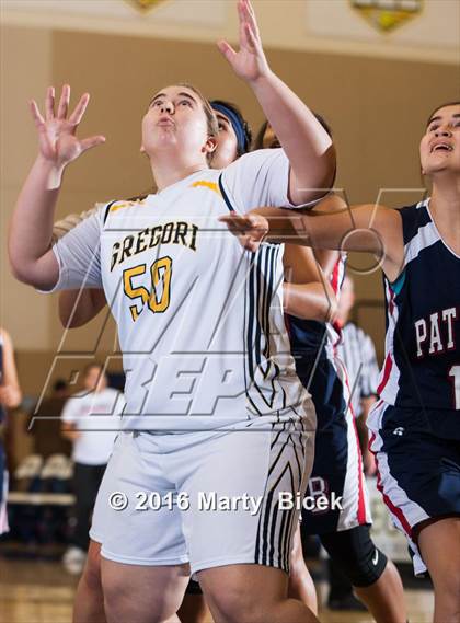 Thumbnail 1 in Gregori vs Beyer photogallery.