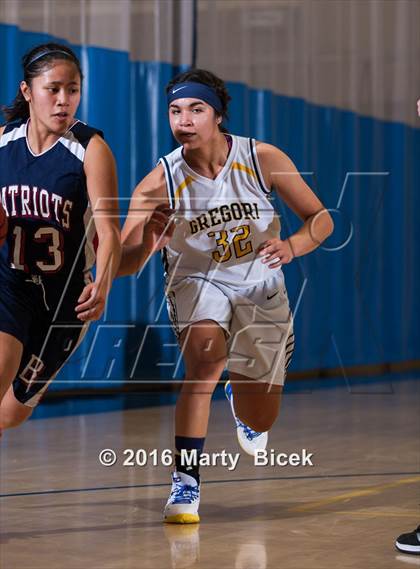 Thumbnail 3 in Gregori vs Beyer photogallery.