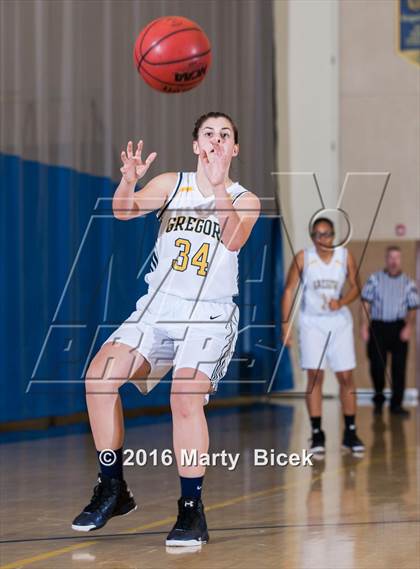 Thumbnail 1 in Gregori vs Beyer photogallery.