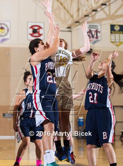 Thumbnail 1 in Gregori vs Beyer photogallery.