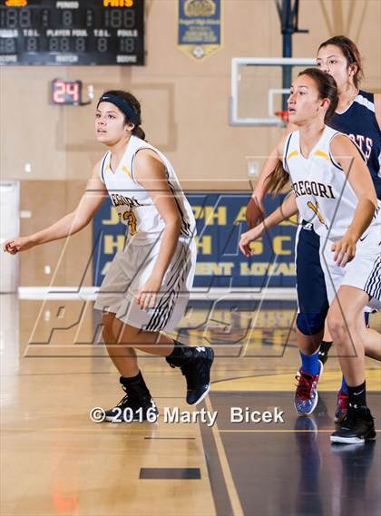 Thumbnail 3 in Gregori vs Beyer photogallery.