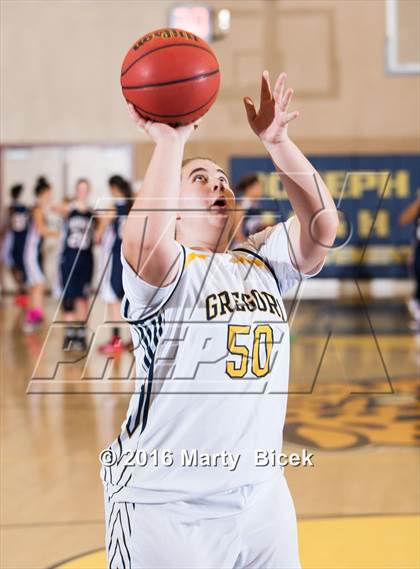 Thumbnail 1 in Gregori vs Beyer photogallery.