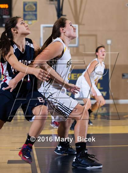 Thumbnail 1 in Gregori vs Beyer photogallery.