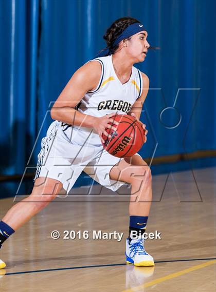 Thumbnail 1 in Gregori vs Beyer photogallery.