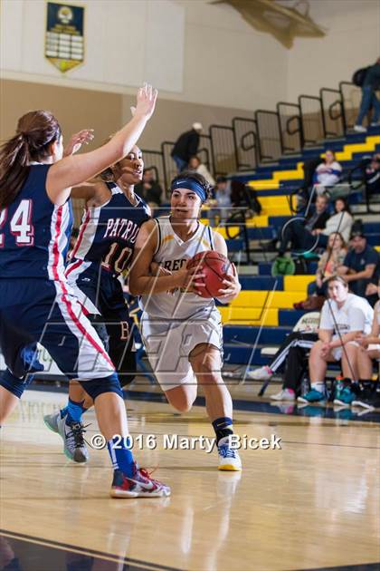 Thumbnail 3 in Gregori vs Beyer photogallery.