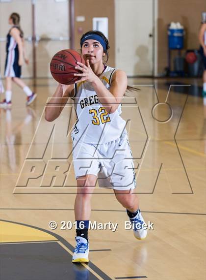 Thumbnail 3 in Gregori vs Beyer photogallery.