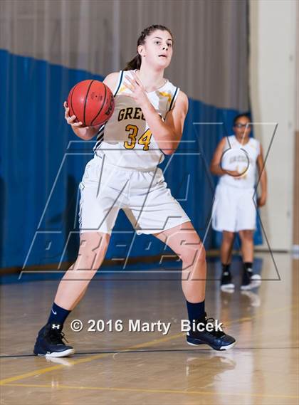 Thumbnail 1 in Gregori vs Beyer photogallery.