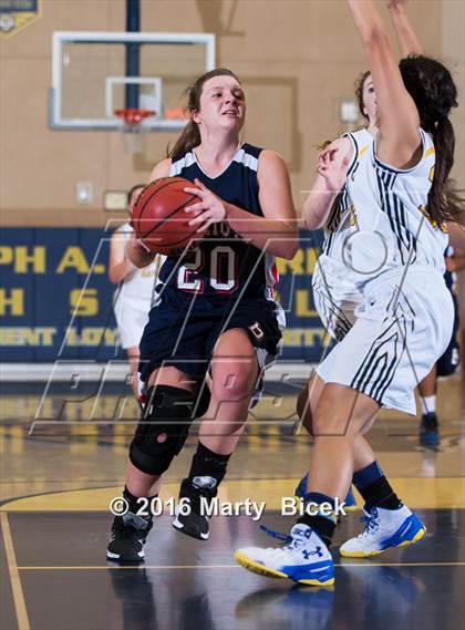 Thumbnail 2 in Gregori vs Beyer photogallery.