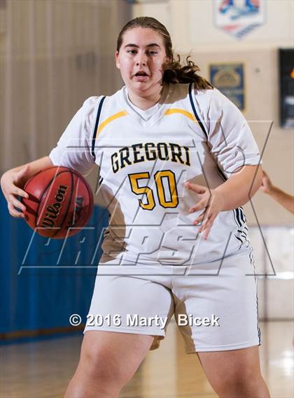 Thumbnail 2 in Gregori vs Beyer photogallery.