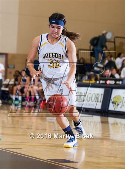 Thumbnail 3 in Gregori vs Beyer photogallery.