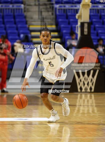 Thumbnail 3 in Fort Bend Marshall vs. King (Houston Methodist Cy Hoops Invitational) photogallery.