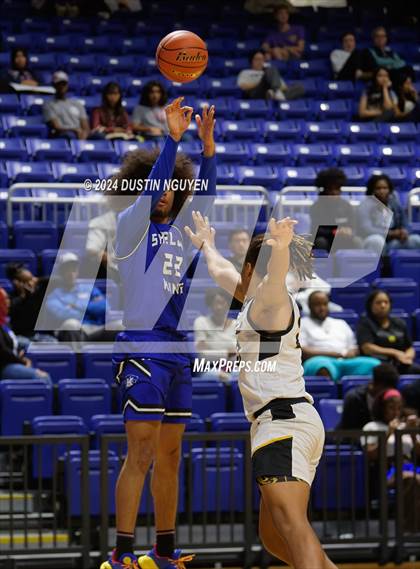 Thumbnail 3 in Fort Bend Marshall vs. King (Houston Methodist Cy Hoops Invitational) photogallery.