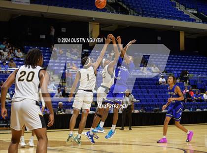 Thumbnail 3 in Fort Bend Marshall vs. King (Houston Methodist Cy Hoops Invitational) photogallery.