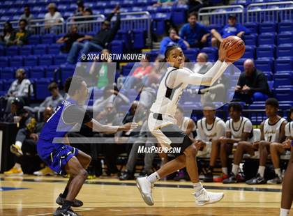 Thumbnail 2 in Fort Bend Marshall vs. King (Houston Methodist Cy Hoops Invitational) photogallery.