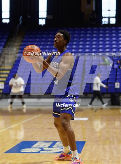 Thumbnail 2 in Fort Bend Marshall vs. King (Houston Methodist Cy Hoops Invitational) photogallery.