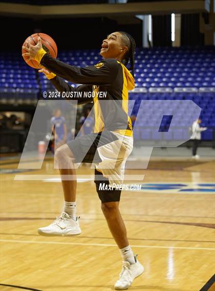 Thumbnail 2 in Fort Bend Marshall vs. King (Houston Methodist Cy Hoops Invitational) photogallery.
