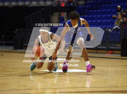 Thumbnail 2 in Fort Bend Marshall vs. King (Houston Methodist Cy Hoops Invitational) photogallery.