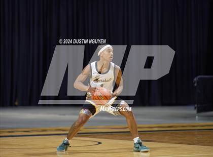 Thumbnail 3 in Fort Bend Marshall vs. King (Houston Methodist Cy Hoops Invitational) photogallery.