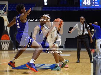 Thumbnail 2 in Fort Bend Marshall vs. King (Houston Methodist Cy Hoops Invitational) photogallery.