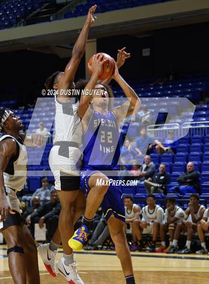 Thumbnail 2 in Fort Bend Marshall vs. King (Houston Methodist Cy Hoops Invitational) photogallery.