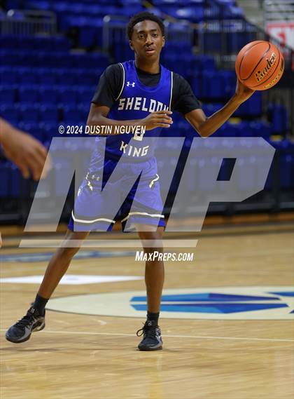 Thumbnail 2 in Fort Bend Marshall vs. King (Houston Methodist Cy Hoops Invitational) photogallery.