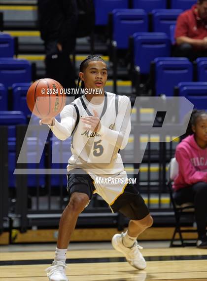 Thumbnail 1 in Fort Bend Marshall vs. King (Houston Methodist Cy Hoops Invitational) photogallery.