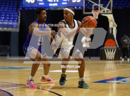 Thumbnail 2 in Fort Bend Marshall vs. King (Houston Methodist Cy Hoops Invitational) photogallery.