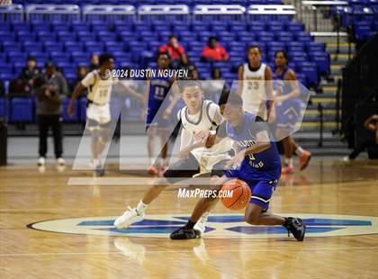 Thumbnail 3 in Fort Bend Marshall vs. King (Houston Methodist Cy Hoops Invitational) photogallery.
