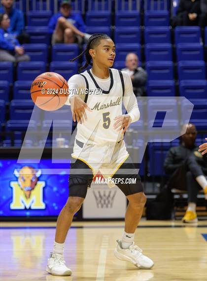 Thumbnail 3 in Fort Bend Marshall vs. King (Houston Methodist Cy Hoops Invitational) photogallery.