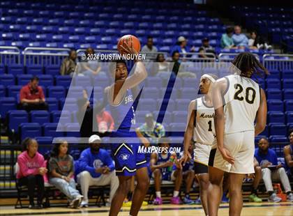Thumbnail 3 in Fort Bend Marshall vs. King (Houston Methodist Cy Hoops Invitational) photogallery.