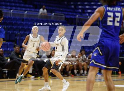 Thumbnail 3 in Fort Bend Marshall vs. King (Houston Methodist Cy Hoops Invitational) photogallery.