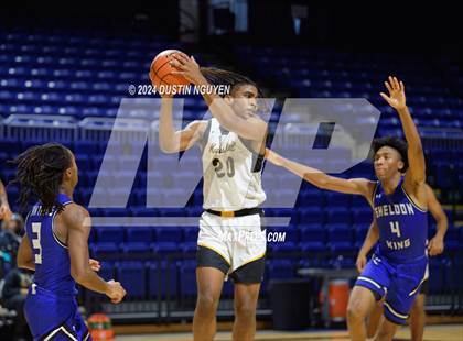 Thumbnail 2 in Fort Bend Marshall vs. King (Houston Methodist Cy Hoops Invitational) photogallery.