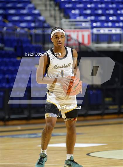Thumbnail 3 in Fort Bend Marshall vs. King (Houston Methodist Cy Hoops Invitational) photogallery.
