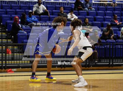 Thumbnail 2 in Fort Bend Marshall vs. King (Houston Methodist Cy Hoops Invitational) photogallery.