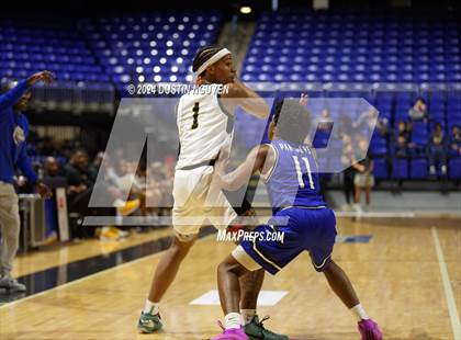 Thumbnail 1 in Fort Bend Marshall vs. King (Houston Methodist Cy Hoops Invitational) photogallery.
