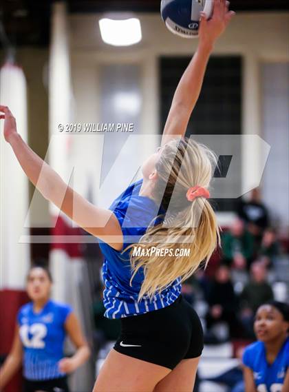 Thumbnail 3 in Hendrick Hudson vs. Cornwall Central (NYSPHSAA Class A Regional Semifinal) photogallery.