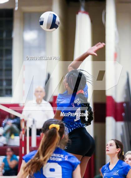 Thumbnail 3 in Hendrick Hudson vs. Cornwall Central (NYSPHSAA Class A Regional Semifinal) photogallery.