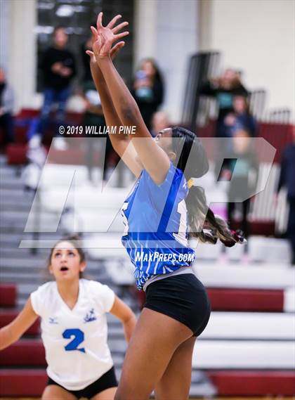 Thumbnail 3 in Hendrick Hudson vs. Cornwall Central (NYSPHSAA Class A Regional Semifinal) photogallery.