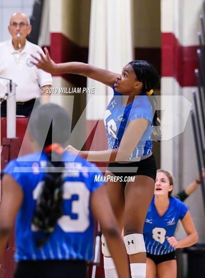 Thumbnail 1 in Hendrick Hudson vs. Cornwall Central (NYSPHSAA Class A Regional Semifinal) photogallery.