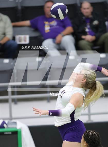 Thumbnail 2 in S & S Consolidated vs. Edgewood (UIL 3A Area Playoff) photogallery.