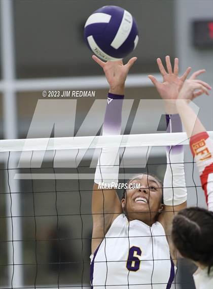 Thumbnail 2 in S & S Consolidated vs. Edgewood (UIL 3A Area Playoff) photogallery.