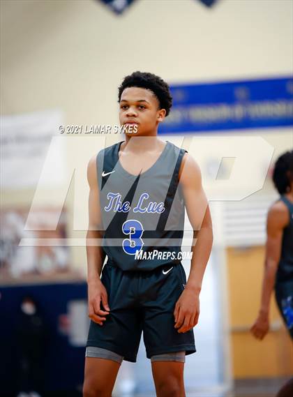 Thumbnail 2 in Villa Angela-St. Joseph vs. Lutheran East photogallery.