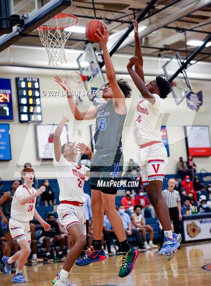 Thumbnail 2 in Villa Angela-St. Joseph vs. Lutheran East photogallery.