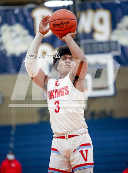 Thumbnail 2 in Villa Angela-St. Joseph vs. Lutheran East photogallery.