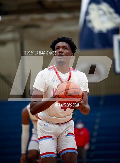 Thumbnail 2 in Villa Angela-St. Joseph vs. Lutheran East photogallery.