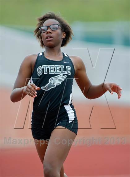 Thumbnail 1 in UIL Region 4 Regional Track & Field photogallery.