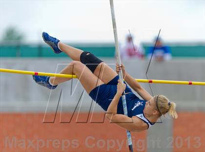 Thumbnail 3 in UIL Region 4 Regional Track & Field photogallery.