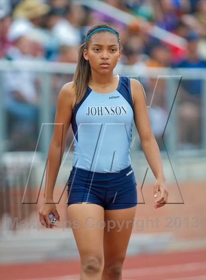 Thumbnail 1 in UIL Region 4 Regional Track & Field photogallery.