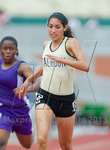 Thumbnail 1 in UIL Region 4 Regional Track & Field photogallery.