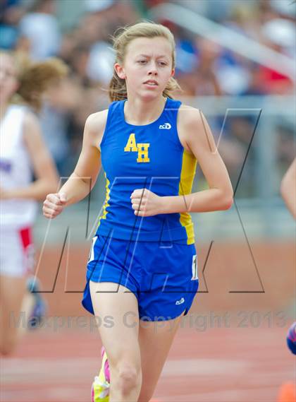 Thumbnail 3 in UIL Region 4 Regional Track & Field photogallery.